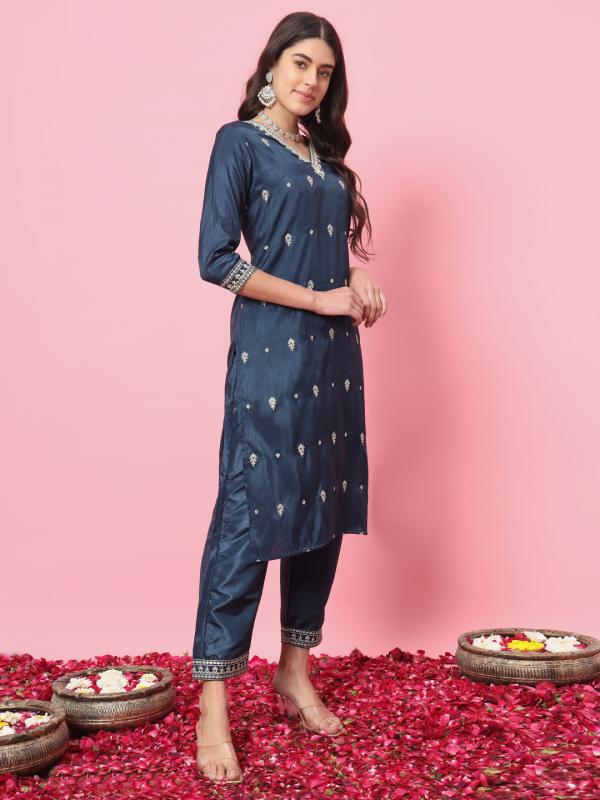 VP 9530 T Silk Blend Kurta and Trouser Set with Organza Dupatta